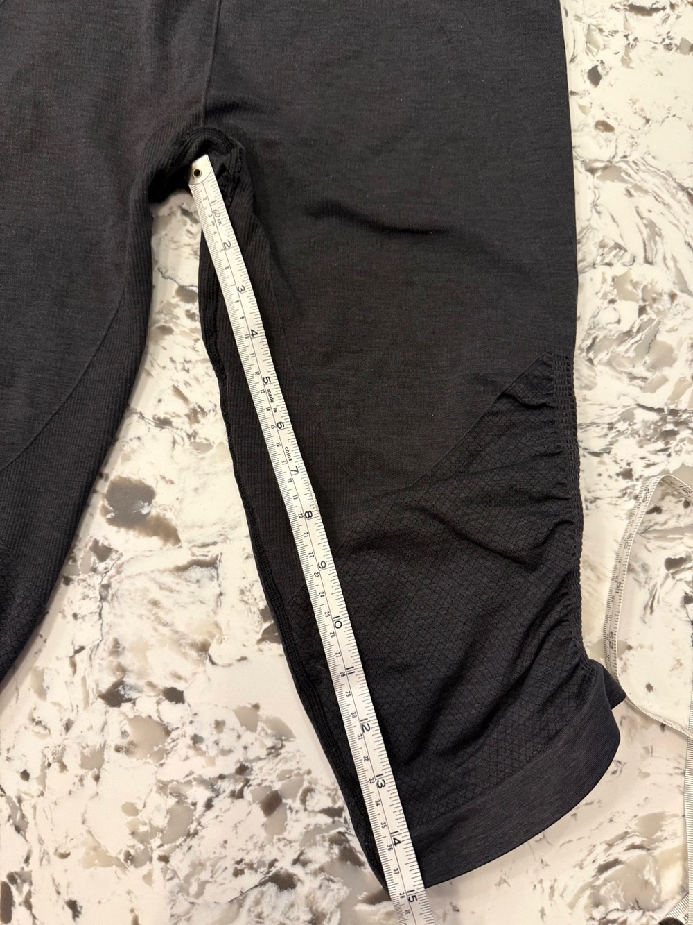 🏃‍♀️ LULULEMON Ebb to Street Crop Leggings
*Ruched Seamless
(Dark Charcoal Gray) - Picture 4 of 7
